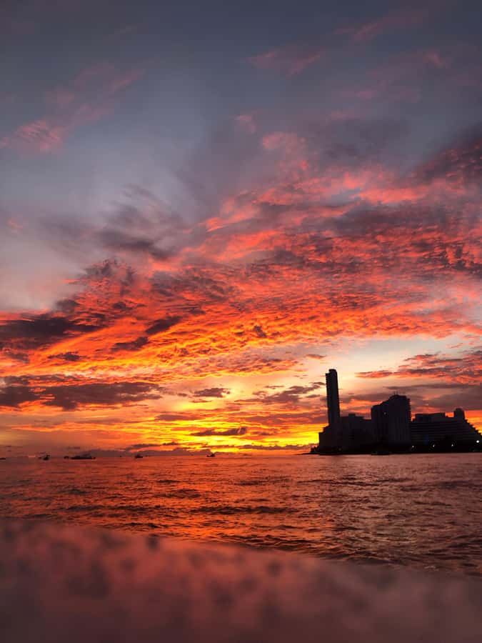 2-hour tour in Cartagena Sunset View in party boat - Who should book this experience?