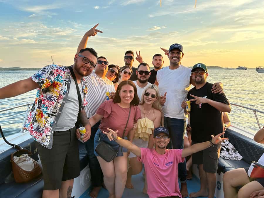 2-hour tour in Cartagena Sunset View in party boat - What this Cartagena sunset boat ride is really like