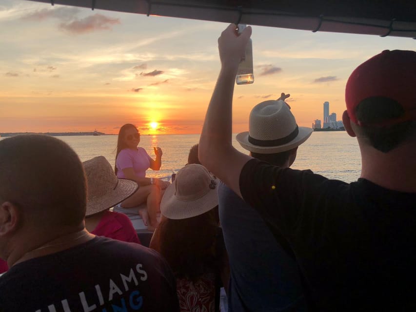 2-hour tour in Cartagena Sunset View in party boat - The sunset stop and the Virgen del Carmen monument
