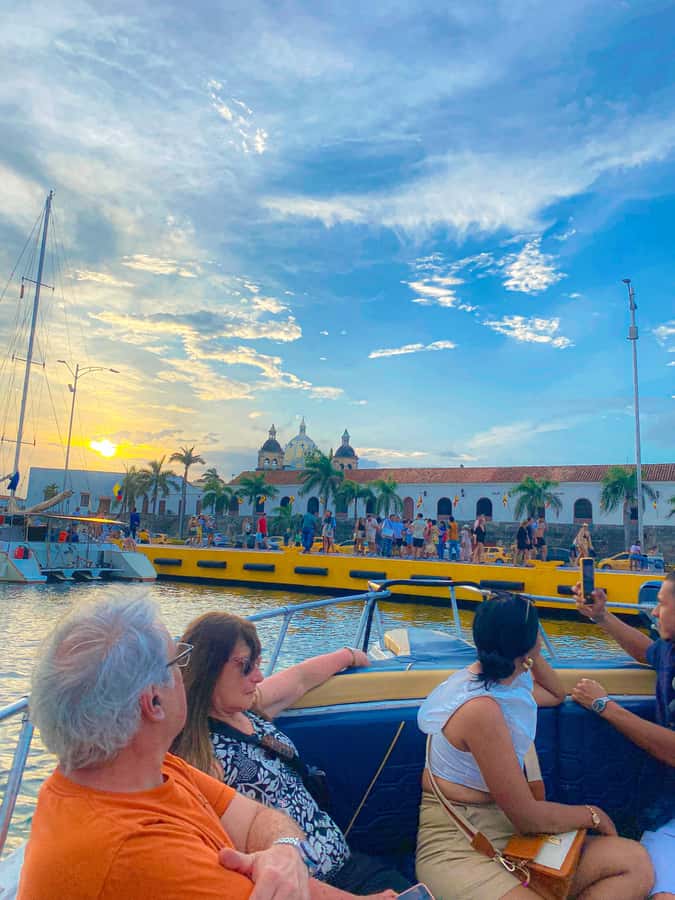 2-hour tour in Cartagena Sunset View in party boat - Photos, dancing, and the view from the water