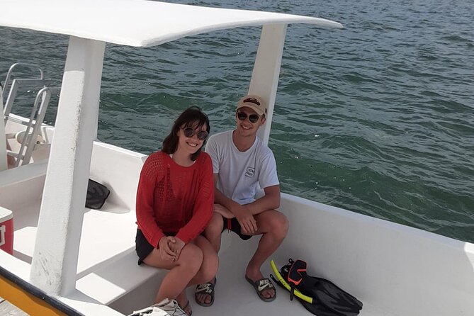 3 Hours Barrier Reef Tour in Caye Caulker, Belize - The crew and the small-boat feel