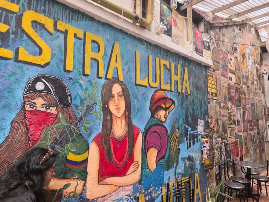 3-in-1 Panoramic city tour Bogotá-beyond the traditional - Mini-tejo or bolirana: the playful finish