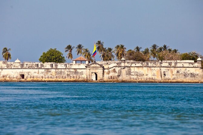 5 Islands Tour from Cartagena Including Snorkeling and Lunch - Agua Azul and the shift from party to beach