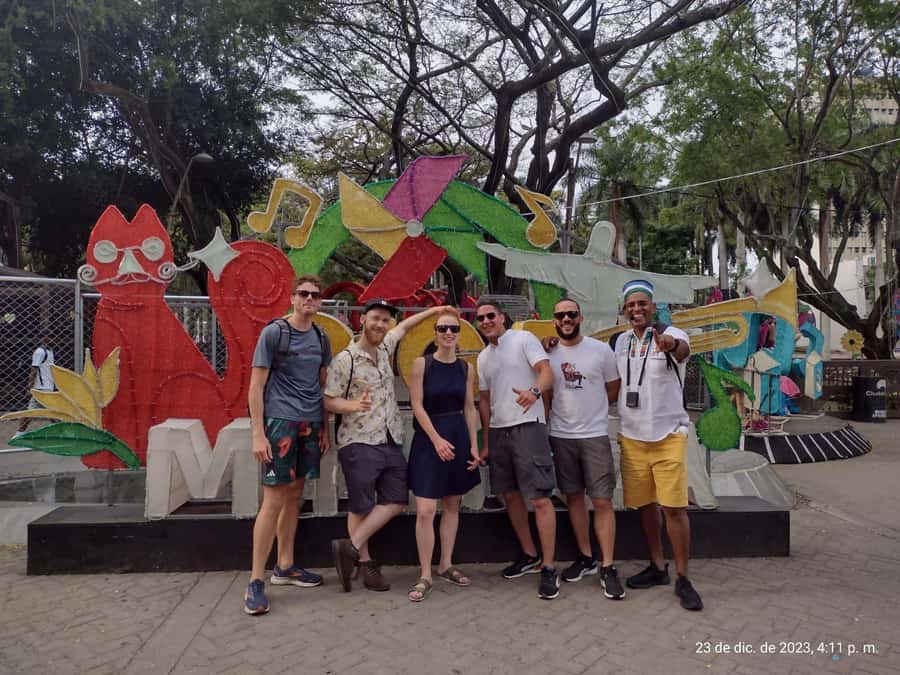 Afro Walking Tour. The colors of Cali. - Meeting Andrés near the Subway
