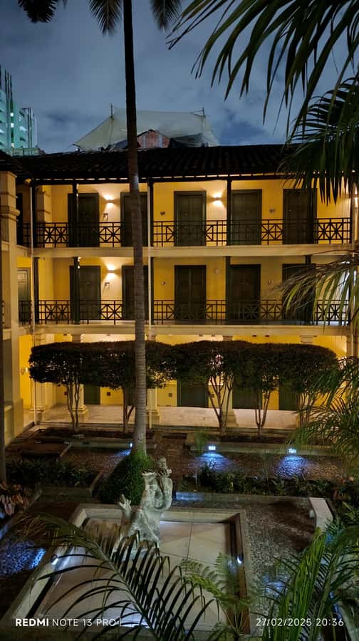 Anti tour Medellin - El Hueco, where daily Medellín takes over