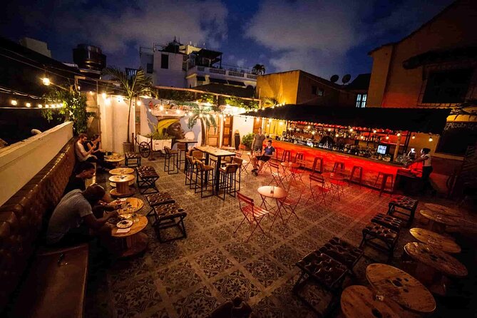 Bar Tour for Guys and Bachelor Parties - Moving through different bars and clubs