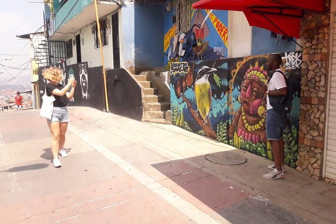 Barrio transformation and urban escalator of Comuna 13 - Why Comuna 13 is more than a graffiti stop