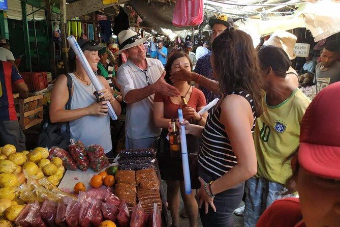 Bazurto Public Market - Meeting at Éxito San Diego at 10:00 a.m.