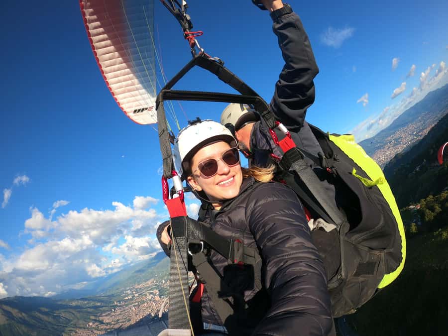 Bello: Paragliding in Medellín - Reaching San Félix and finding the flight office