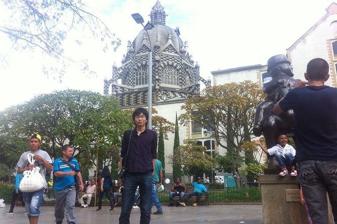 Best Full Day Private Medellin City Tour and Botero´s Plaza - Medellín Metrocable: the city from above