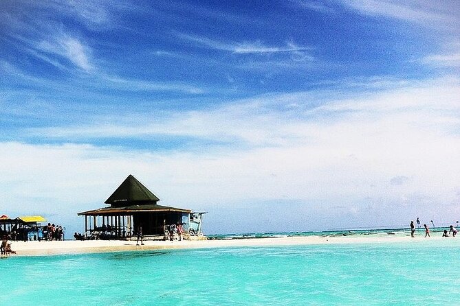 Boat Tour to Johnny Cay & Aquarium in San Andres Island - What this $39.50 San Andrés boat trip really offers
