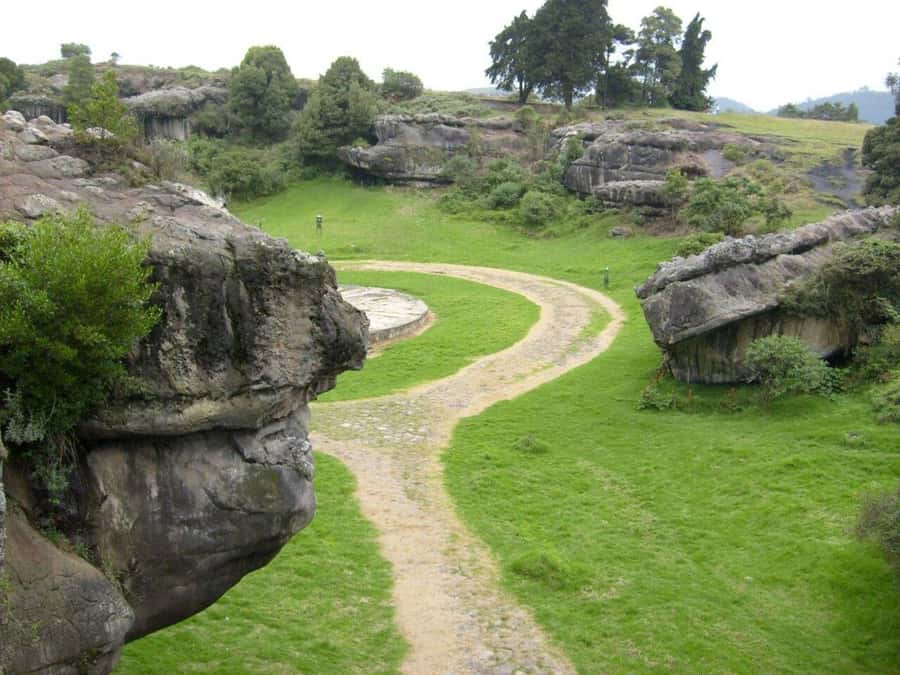 BOGOTA: Ancestral Exploration, Tour Facatativá, Piedras del Tunjo and Zipacón - What the private format changes