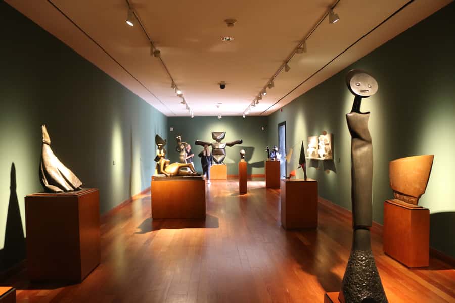 Bogotá City Tour with Monserrate, Gold and Botero Museums - Why the private guide matters here
