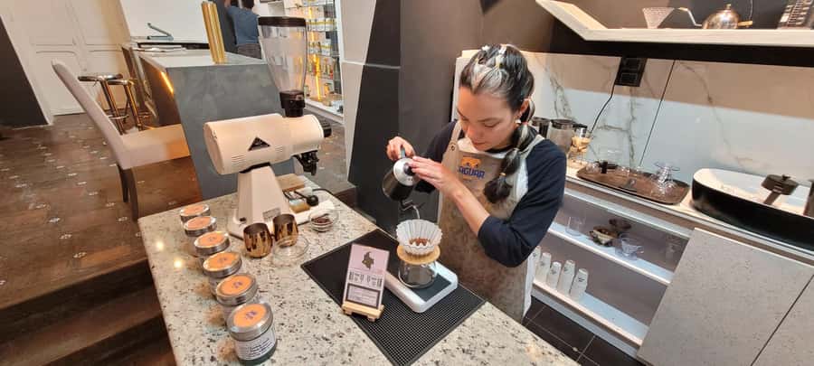 Bogota: Coffee Tasting, Roasting, Filtration & Espresso Tour - Espresso and latte art finish the practical lesson