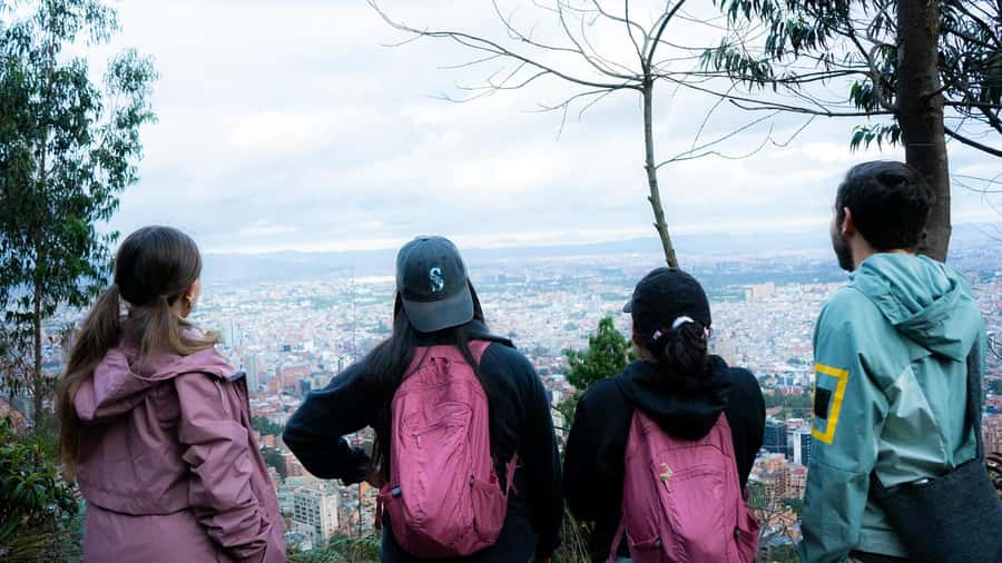 Bogota: East Hills Mountain Hike - The 3-kilometer climb into the reserve