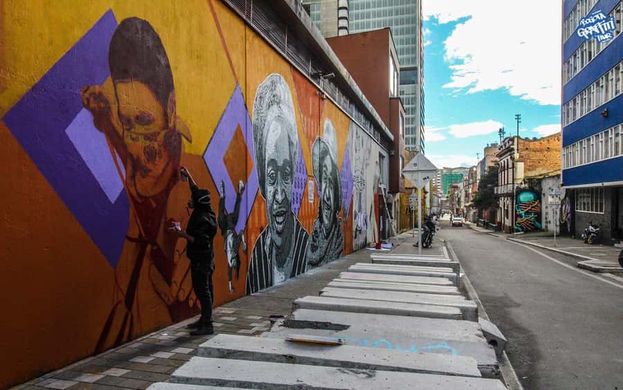 Bogotá: Graffiti Tour el mejor recorrido de arte urbano - Why Bogotá’s walls are the real classroom