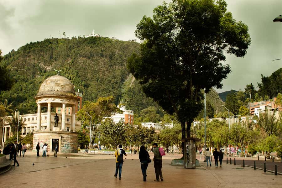 Bogotá: Grand City Tour with Monserrate, Usaquén and Lunch - Gold, Botero, and a smart museum plan