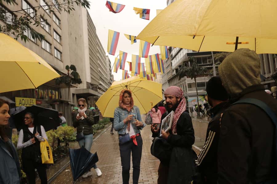 Bogotá: Guided La Candelaria Walking Tour - Why La Candelaria is the right place to begin