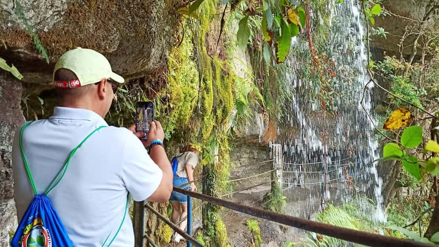 Bogota: La Chorrera Waterfall Guided Hike and Guadalupe Hill - From Bogotá’s skyline to the eastern mountains