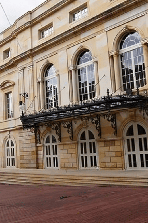 Bogota : Must-See Sites Walking Tour With a Guide - Timing, languages, and comfort