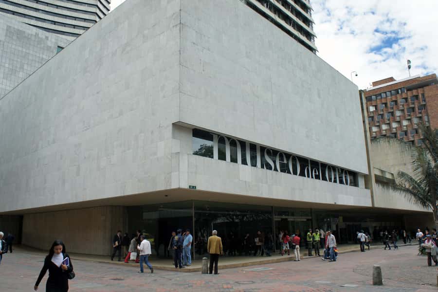 Bogotá: Private Candelaria Walking Tour and Gold Museum - Premium coffee and the rhythm of the tour