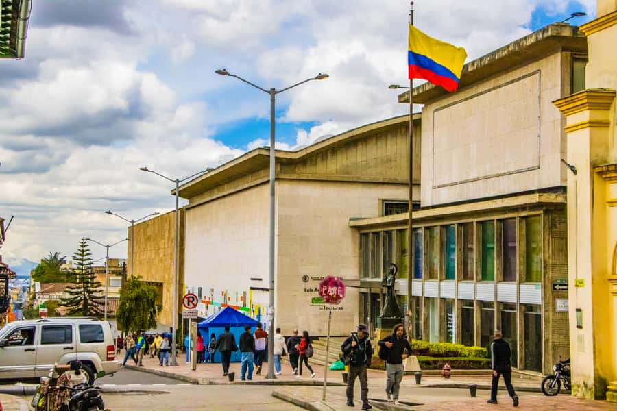 Bogotá: Private Candelaria Walking Tour with Gold Museum - Starting at the Gold Museum on Cra. 6