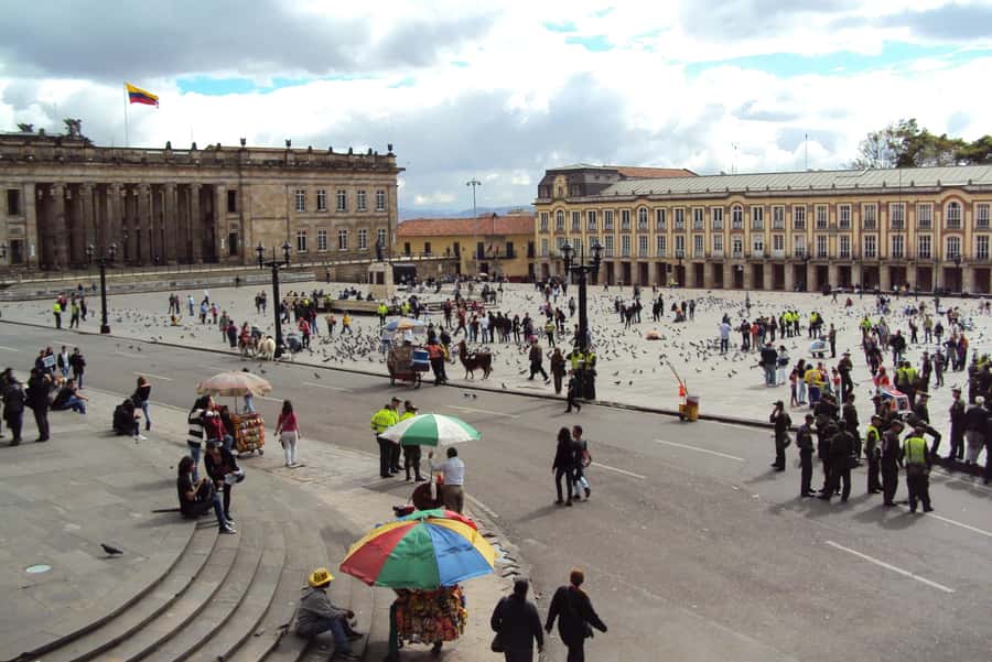 Bogotá: Private Candelaria Walking Tour with Gold Museum - Bogotá’s government buildings and national story