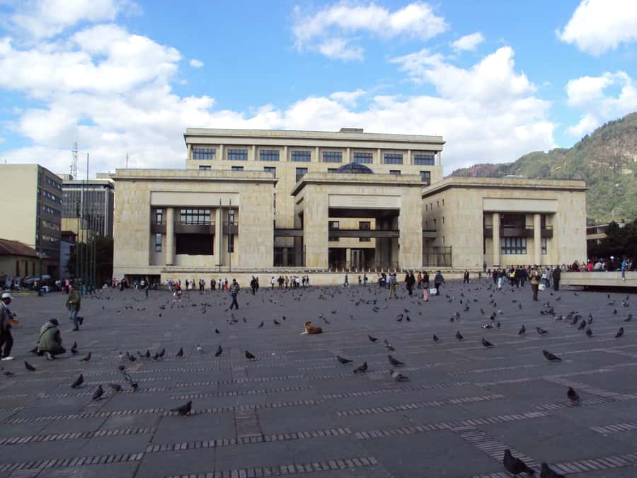 Bogotá: Private Candelaria Walking Tour with Gold Museum - Who should book this Bogotá experience?