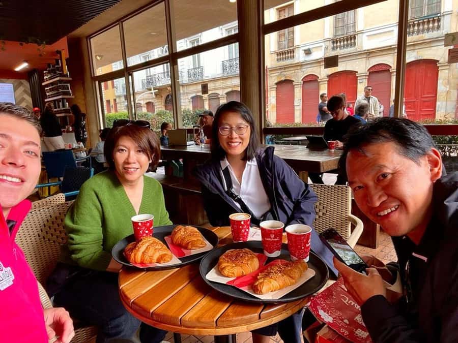 Bogotá: Private City Tour, Monserrate, Emerald and Botero - Who will enjoy this Bogotá introduction?