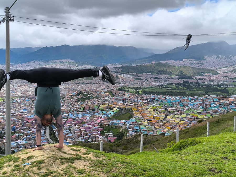 Bogotá´s Barrios: El Paraíso Favela Tour with Cable Car - Riding the cable car above Ciudad Bolívar