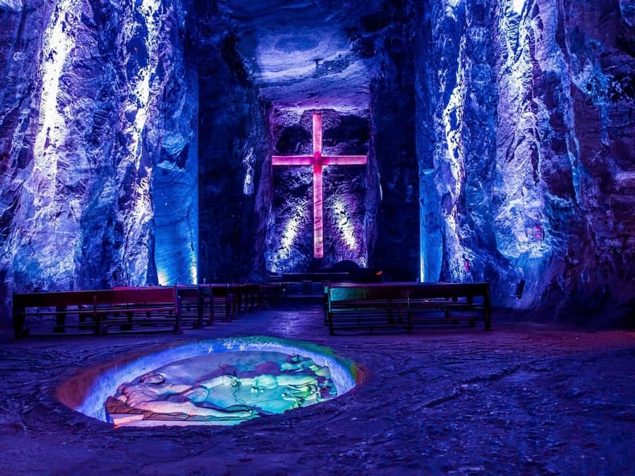 Bogotá: Salt Cathedral and Andrés Carne de res tour! - From Zipaquirá to Chía with a private driver-guide