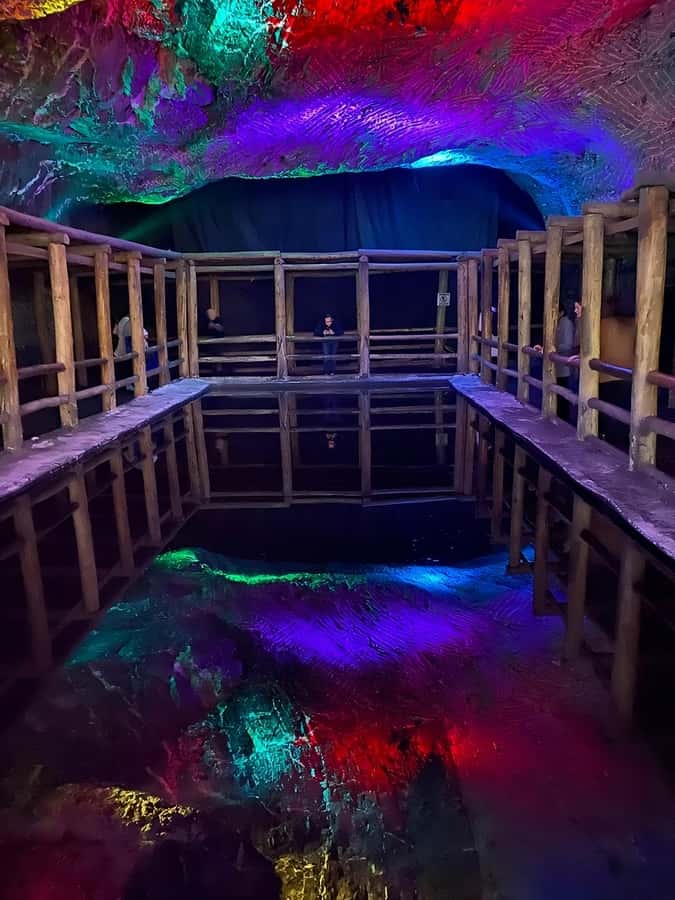 Bogotá: Salt Cathedral & Lake Guatavitá Tour with Lunch - Is $180 per person good value?
