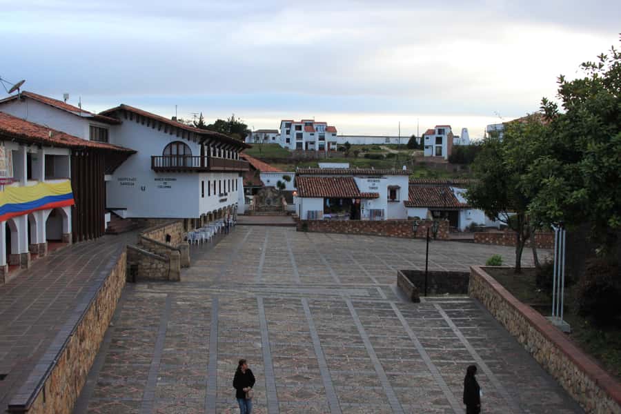 Bogotá: Salt Cathedral & Lake Guatavitá Tour with Lunch - Lake Guatavita and the El Dorado story