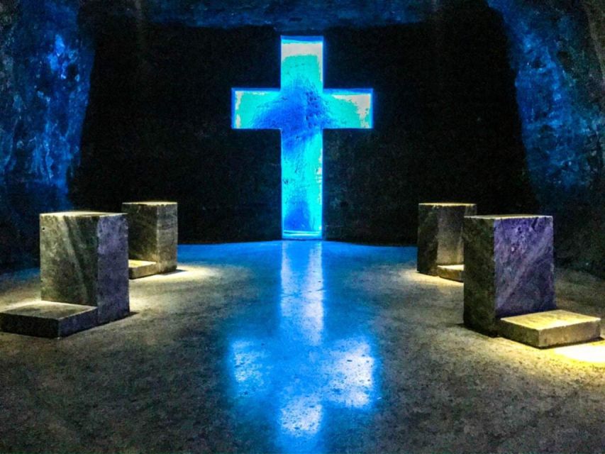 Bogotá: Salt Cathedral Private Tour with Entry Ticket Basic - How the underground setting feels