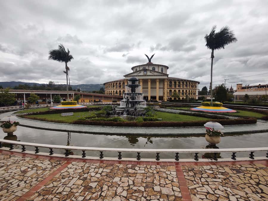 BOGOTA: Tour of Jaime Duque Park, Zoo, and Aerospace Museum - The Avenue of Monuments and its giant ideas