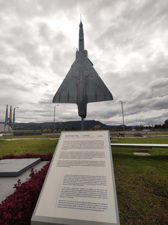 BOGOTA: Tour of Jaime Duque Park, Zoo, and Aerospace Museum - Gardens, fountains, and a slower pause