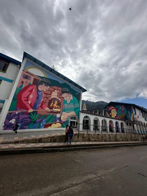 Bogotá: Visit Colombia's Highest Waterfalls & Guadalupe Hill - The Guadalupe Hill question