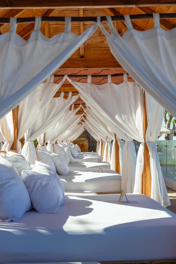 BORA BORA AREA CLUB - Seven hours of water, music, and Caribbean energy