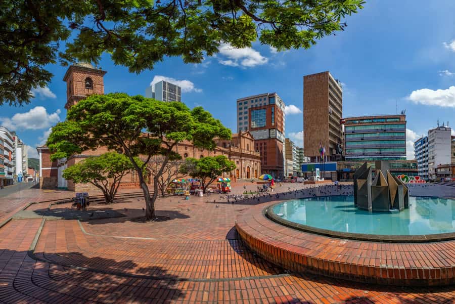 Cali: Cristo Rey, Tertulia Museum & Downtown Cali City Tour - San Antonio and the walking side of Cali