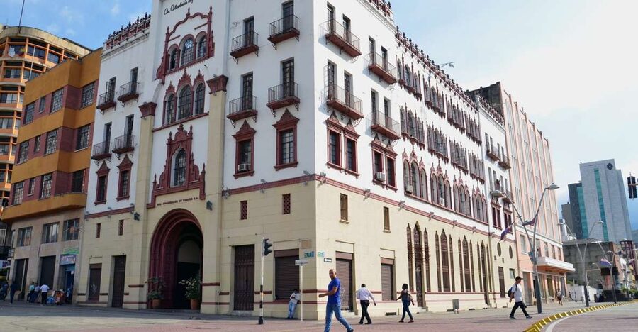 Cali: Three hours walking Cali City discovery tour - La Merced Church and Cali’s colonial beginnings