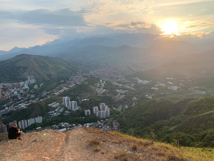 Cali: TRES CRUCES - Cali's most popular hike and monument - How difficult is the trail?