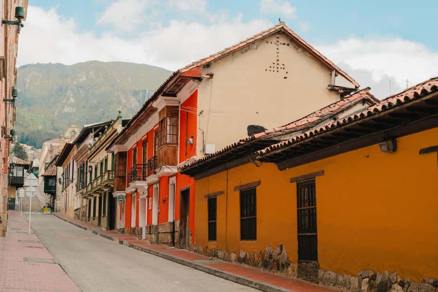 Candelaria Unveiled: Cool-tural Heritage Walking Tour - Gabriel García Márquez Cultural Center and the Manzana Cultural