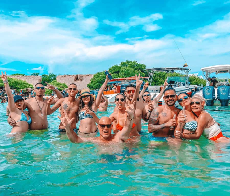 Cartagena: 4 Island Day Trip by Boat and Caribbean Lunch - Seeing all 27 Rosario Islands