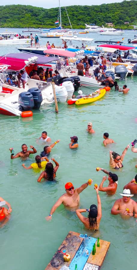 Cartagena: 4 Island Day Trip by Boat and Caribbean Lunch - Agua Azul Barú and an hour to slow down