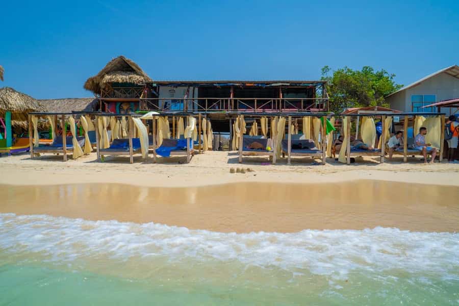 CARTAGENA: 4 islands by sport boat +oceanarium tickets - The Rosario Islands and the submerged airplane