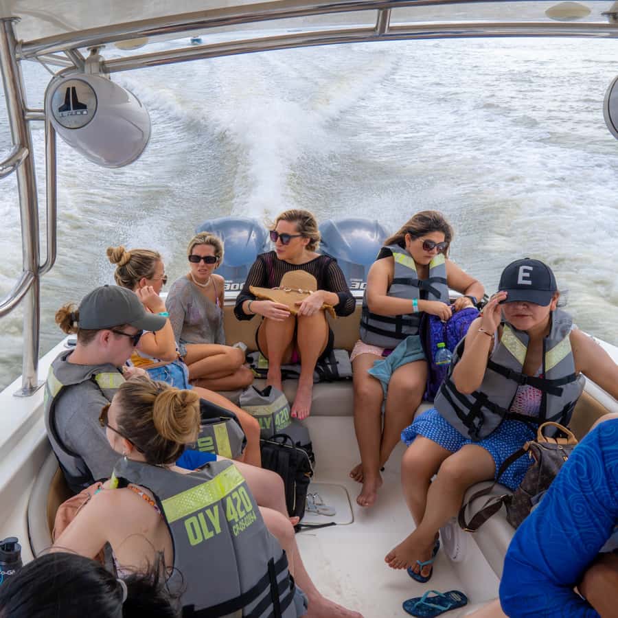 Cartagena: 5 Island Boat Tour with Night Bioluminescent Stop - Barú at sunset and the move into evening