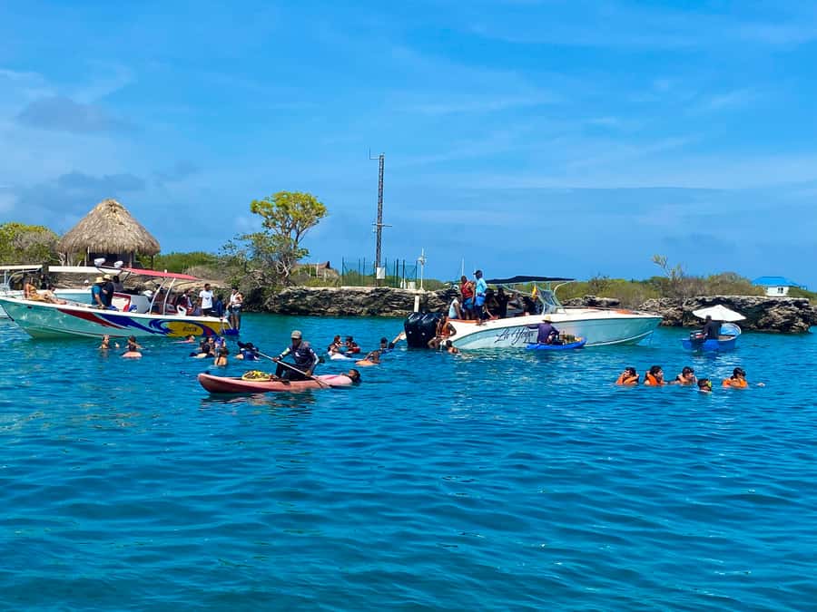 Cartagena: 5-Island Trip by Boat with Lunch and Snorkeling - Playa Tranquila lunch and beach time