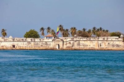 5 Islands Premium Tour with Lunch and Snorkeling