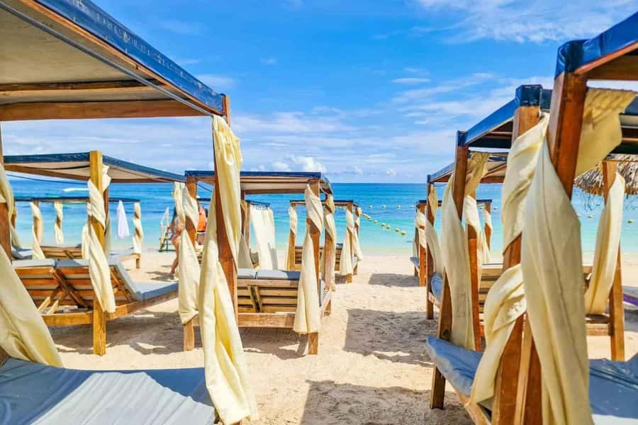 Cartagena: 5 Rosario Islands, Full party with drinks, Snorkeling and lunch - What this Rosario Islands day is really like