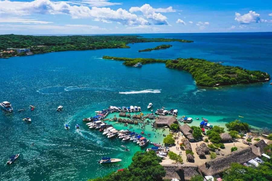 Cartagena: 5 Rosario Islands, Full party with drinks, Snorkeling and lunch - Isla Cholón, Cartagena’s floating party stop
